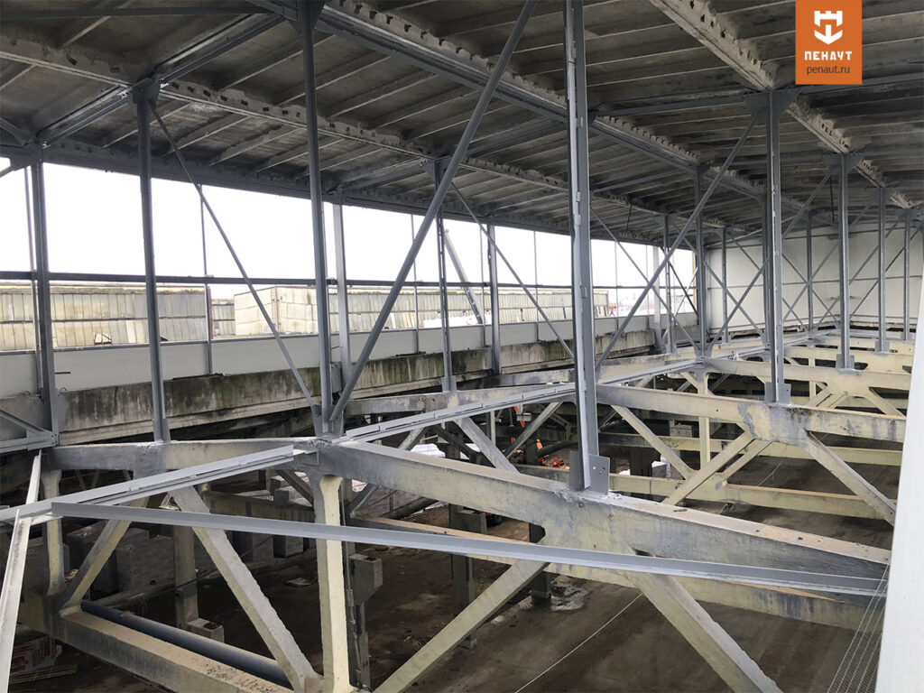 Фото Антикоррозионная защита металлоконструкций аэрационных фонарей на заводе Керама Марацци